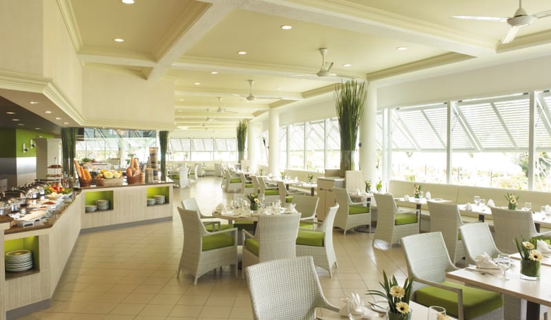 Golden Sands Resort by Shangri-La-Garden Cafe 1_2625